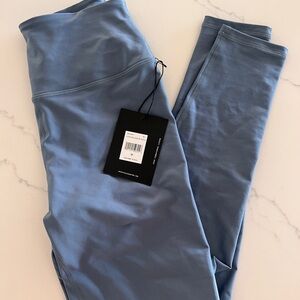 Spiritual Gangster - Lotus High Gloss Leggings - Medium - NWT - 7/8 length